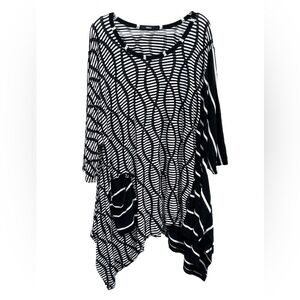 Ralston Tunic Swing Top Large Artsy Oversized Black White Asymmetrical Lagenlook